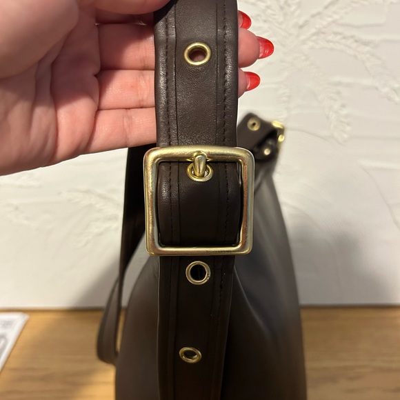 SOLD - COACH VINTAGE ONE SHOULDER BUCKET BAG - 9953 - Picture 4 of 9
